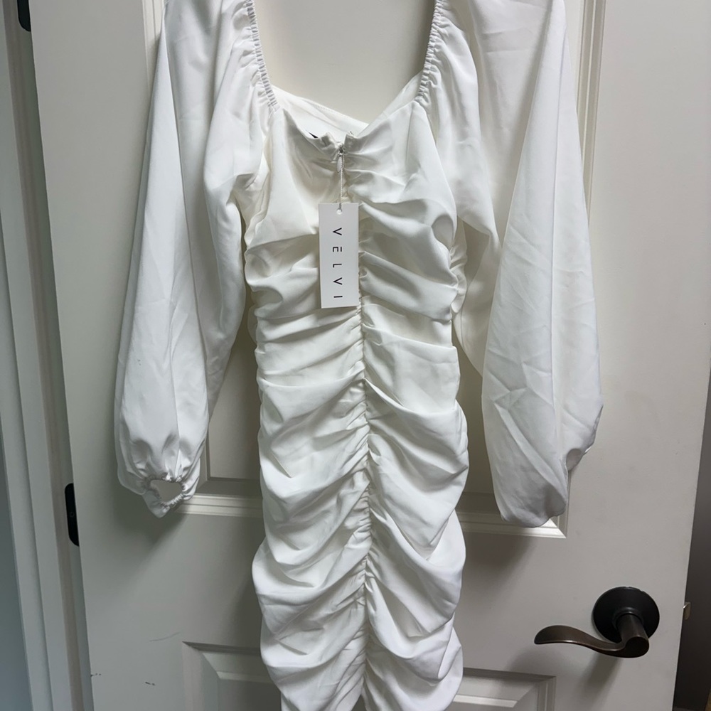 Velvi Classic White Ruched Long Sleeve Dress